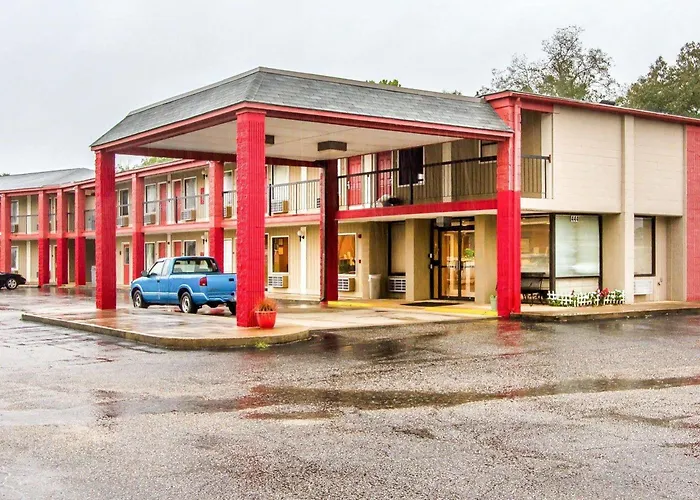 Econo Lodge Inn & Suites Fort Rucker