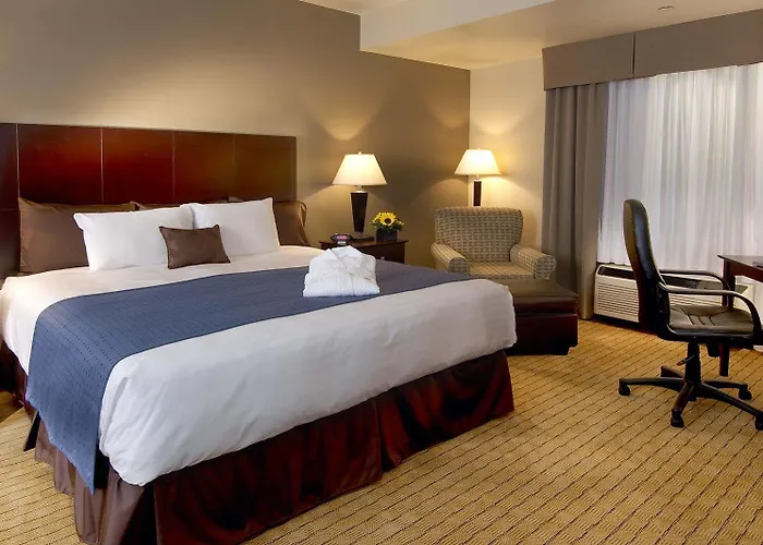 Nichols Village Hotel And Spa
