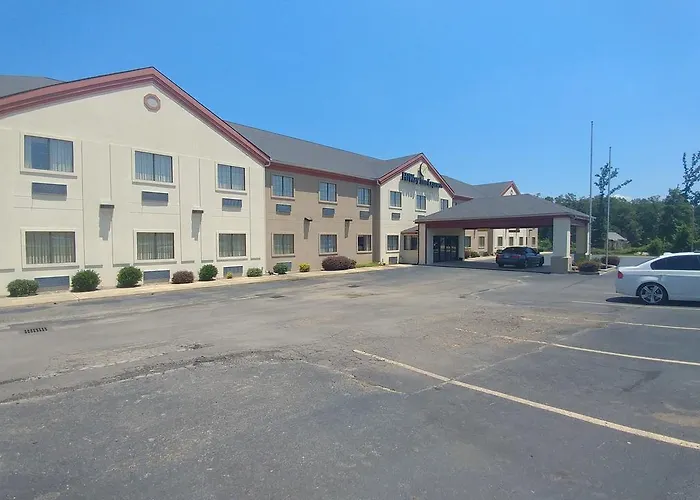 Hiway Inn Express & Suites