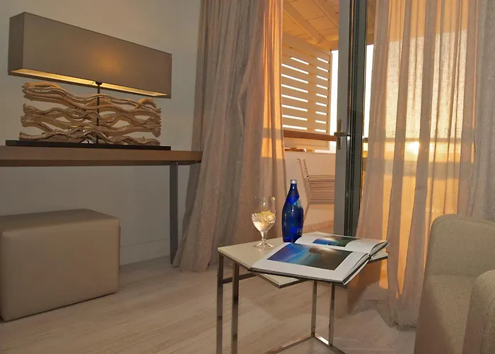 Ino Hotel & Suites