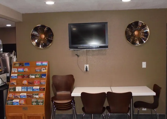 Super 8 By Wyndham Okawville