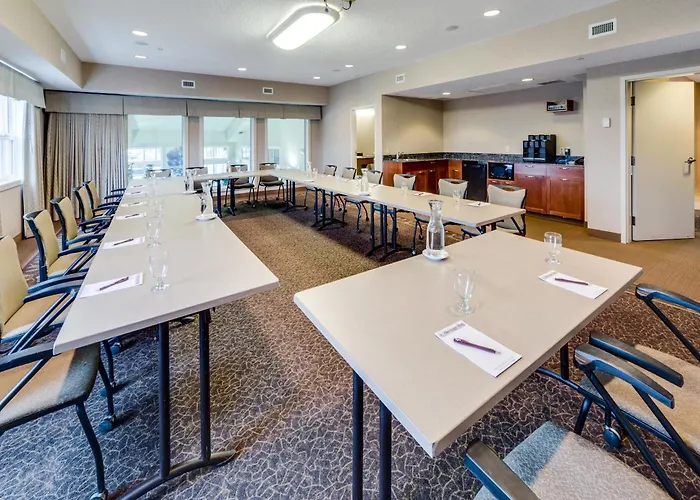 Heritage Inn & Suites - Brooks