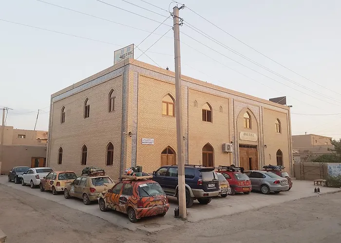 Islambek Hotel & Travel
