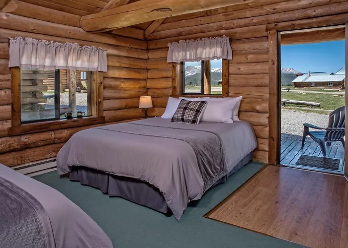 Triangle C Cabins