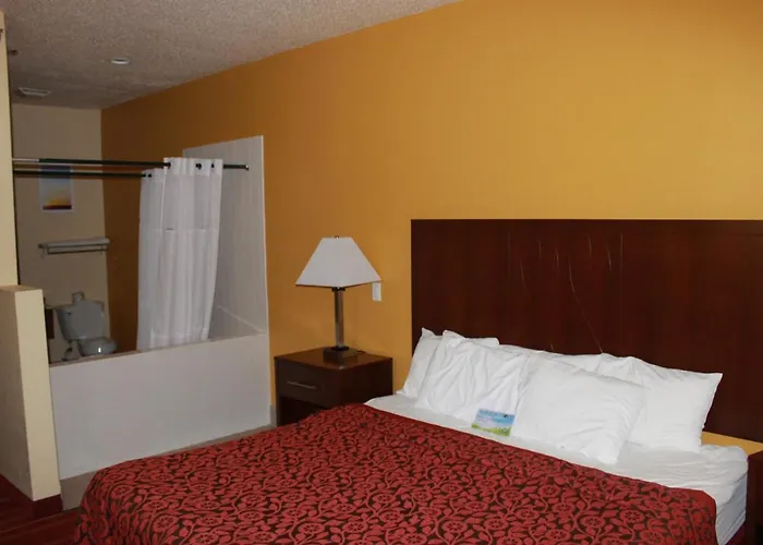 Days Inn By Wyndham Walcott Davenport