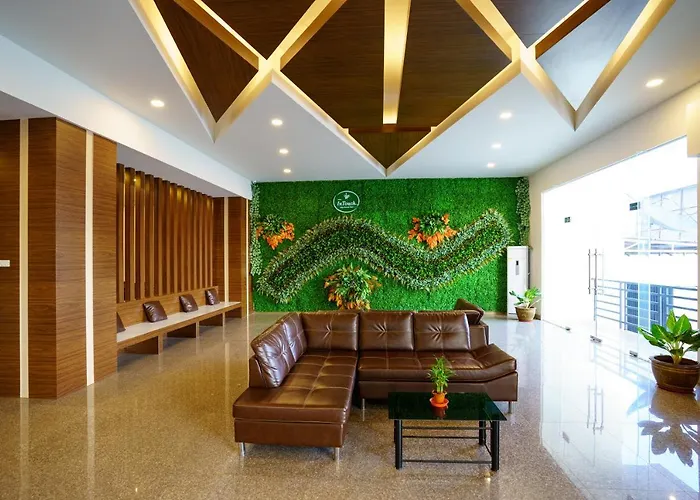 Intouch Riverside Hotel
