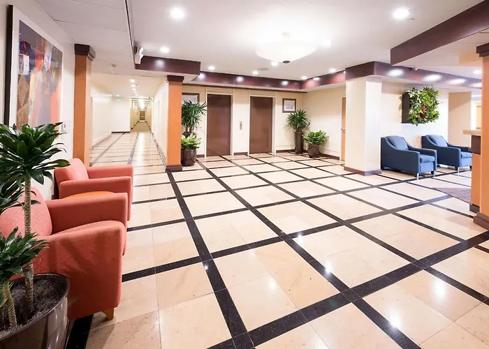 Comfort Inn & Suites Oakland Airport