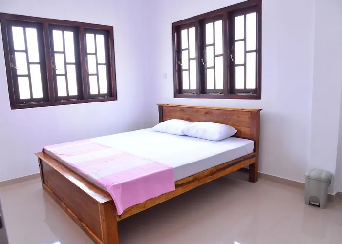 Roshan'S Guest House