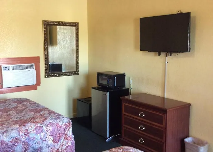 Greenlawn Motel