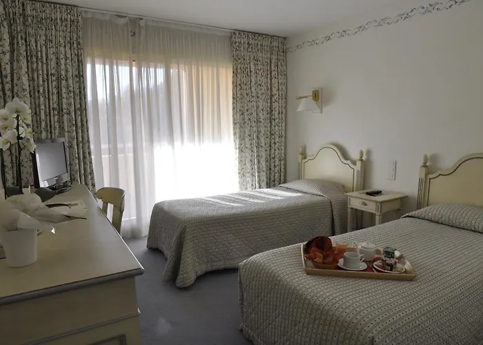 Hotel Omega