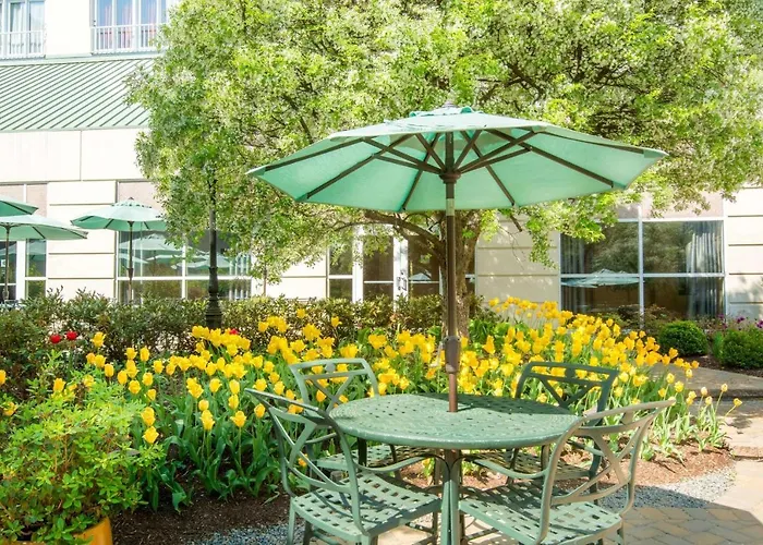 Sonesta Hamilton Park Hotel & Conference Center