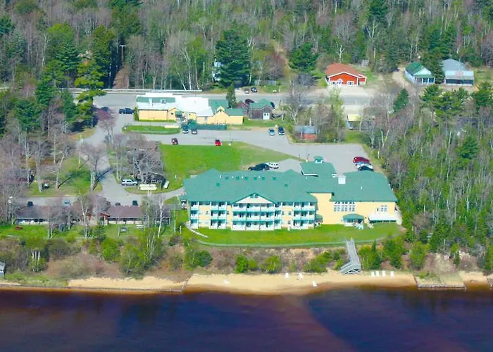 Best Western Lakefront Inn & Suites