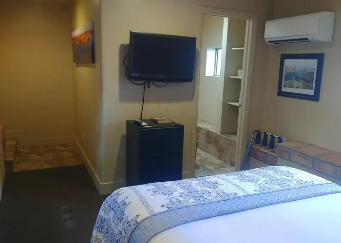 Lake Powell Motel & Apartments