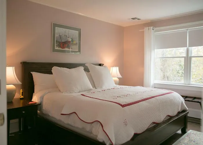 Bridgehampton Inn