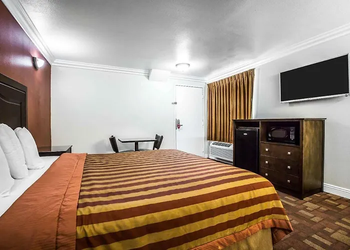 Econo Lodge Pico Rivera