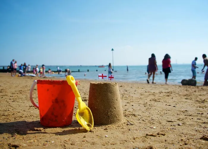 Southend Central Hotel - Close To Beach, City Centre, Train Station & Southend Airport