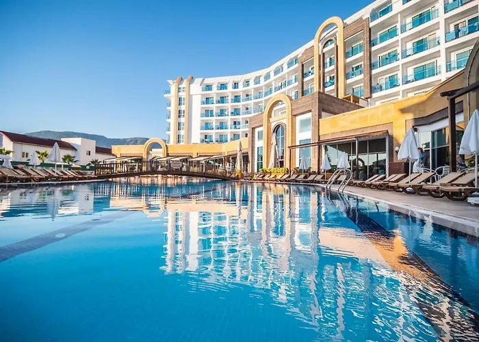The Lumos Deluxe Resort Hotel & Spa
