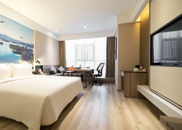 Atour Hotel Maoming High-Speed Railway Station People Square