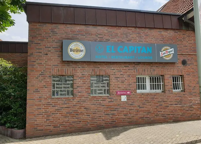 El Capitan das Schwimmbad Hotel