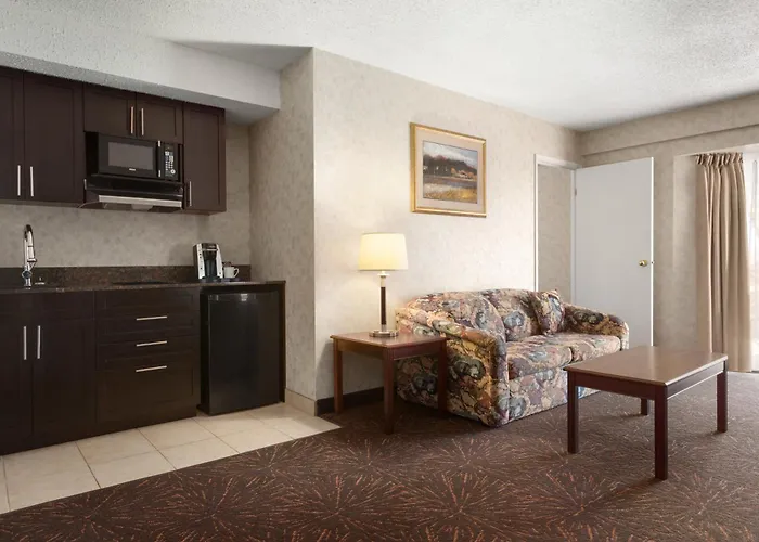 Travelodge By Wyndham Lloydminster