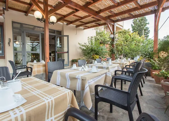 Glaros Hotel
