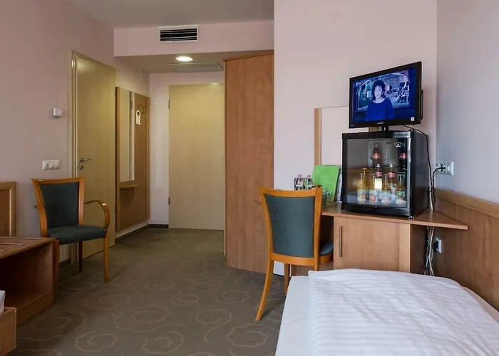 Semiramis Business Hotel