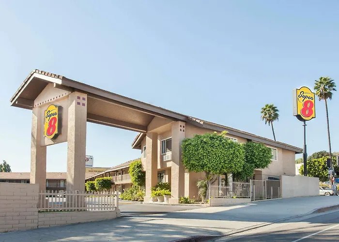 Super 8 By Wyndham Los Angeles/Alhambra