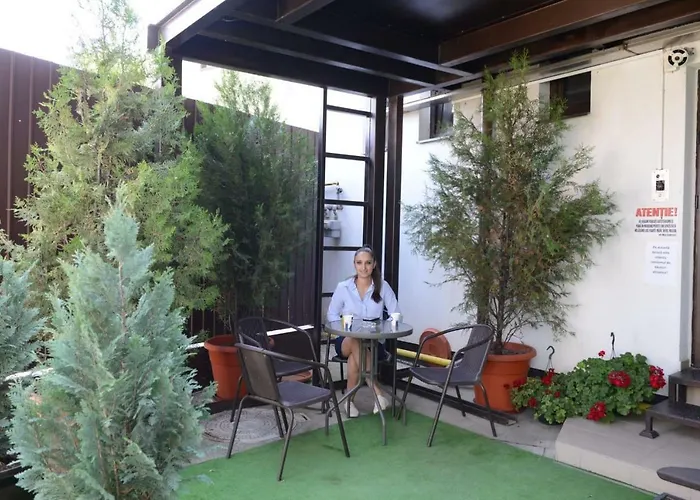 Corner Center Rental