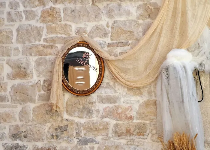 Paxos Fairytales Lovenest 1