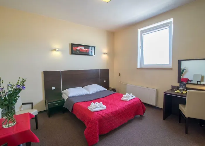 Hotel 104