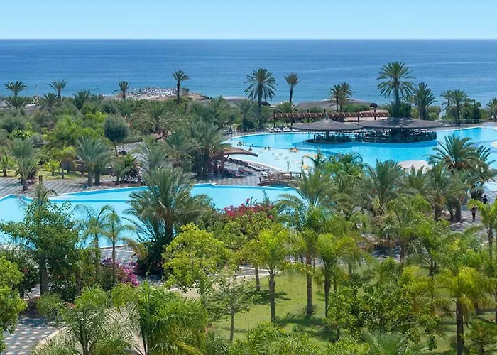 Noah'S Ark Deluxe Hotel & Spa