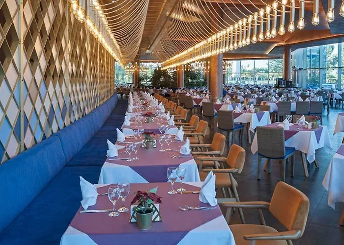 Noah'S Ark Deluxe Hotel & Spa