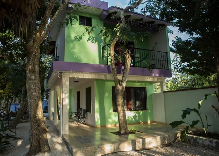 El Roble Nature Hotel & Lagoon