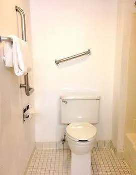Travelodge By Wyndham Brooklyn Center