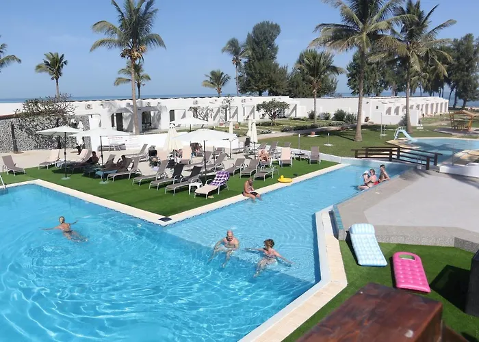 Sunbeach Hotel & Resort