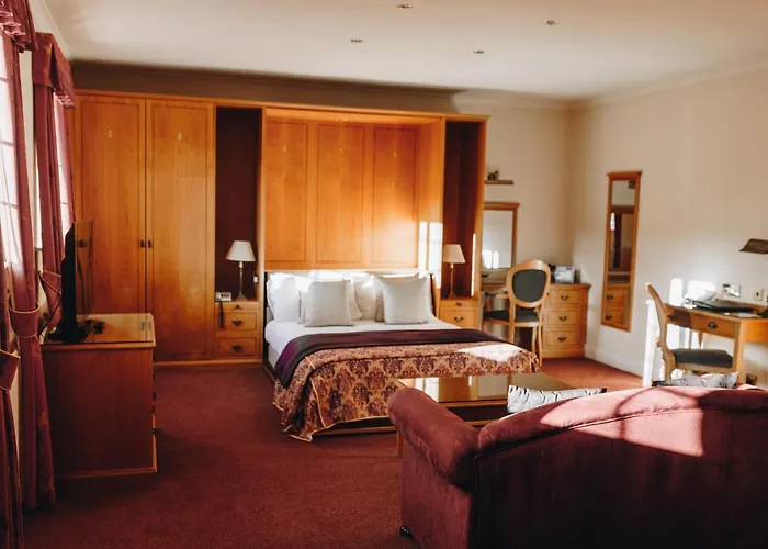 Hunters Lodge Hotel