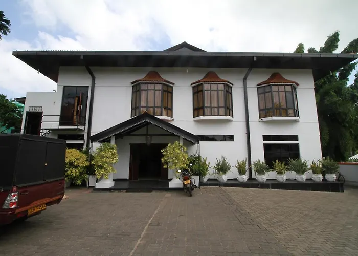 Garden Beach Hotel Kalutara