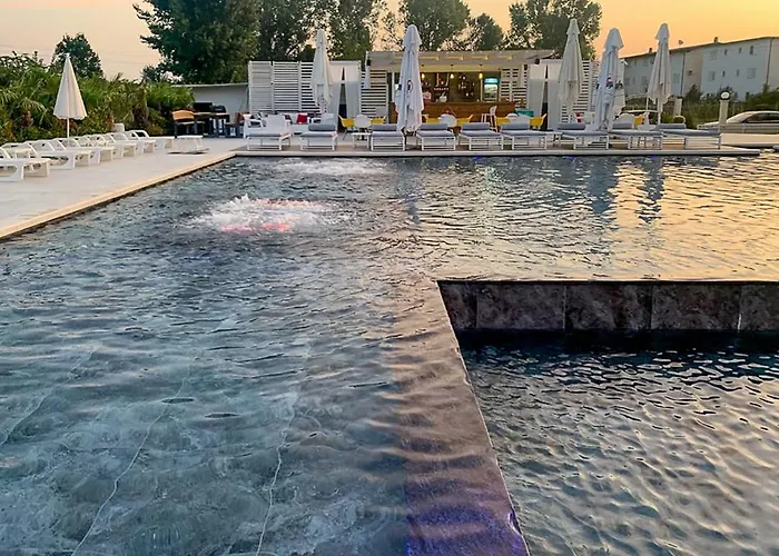 Hotel Bora Bora Velipoja