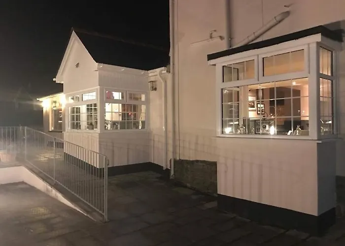 Ynyscedwyn Arms