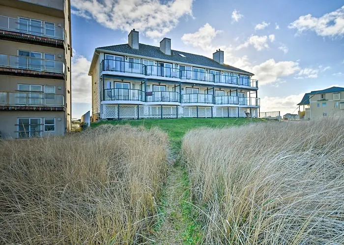 'Eagles View' Condo In Ocean Shores W/ 3 Balconies