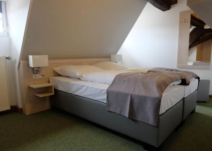 Altes Rathaus Hotel-Restaurant-Cafe