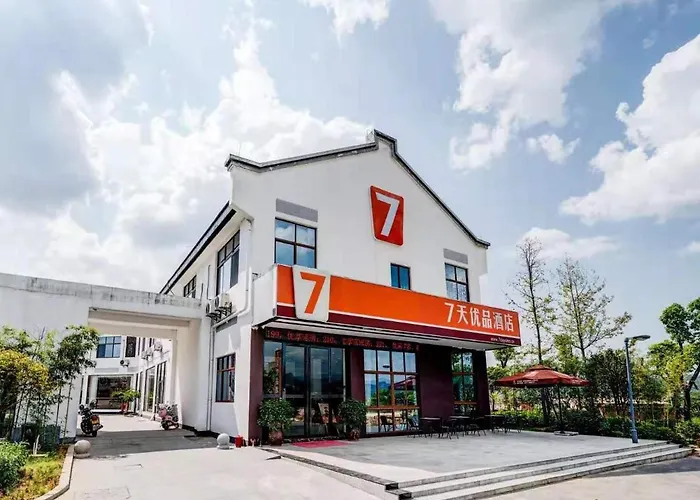 7Days Premium Longyan Liancheng Guanzhi Mountain Scenic Spot Branch