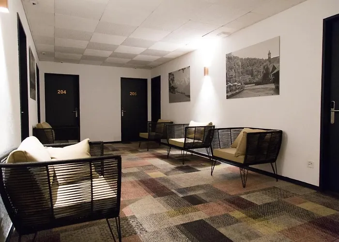 Enjoy 1313Ag Hotel Touring